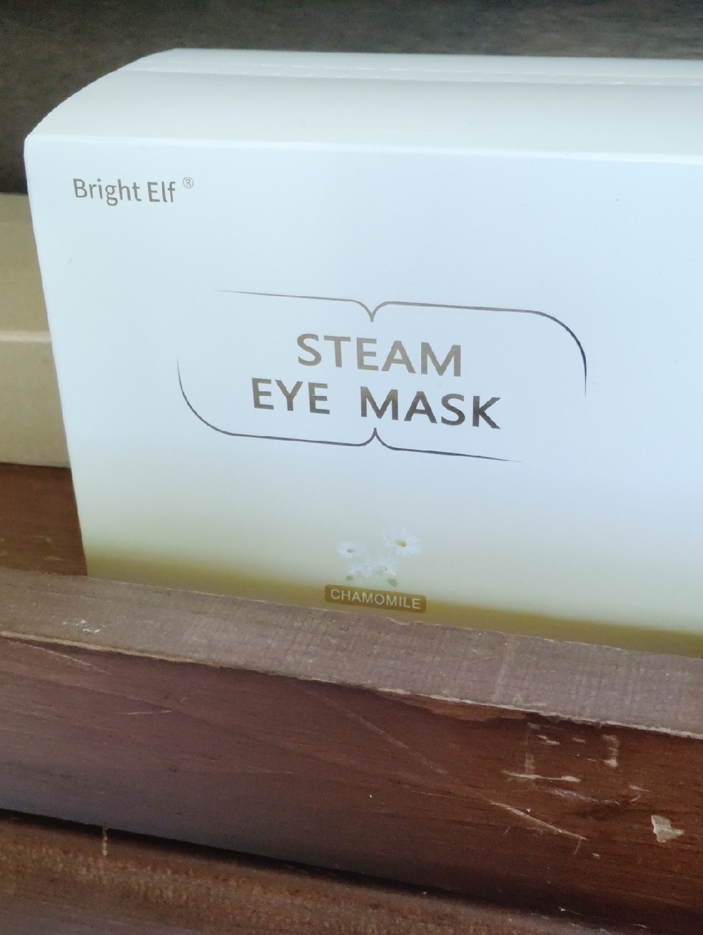 Bright Elf Steam Eye Mask - Chamomile (White/Light Yellow)